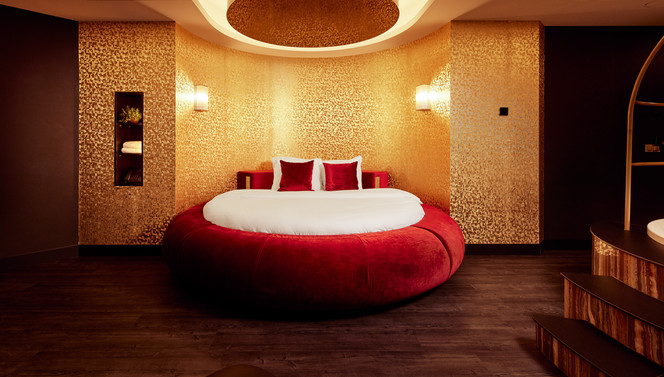 moulin rouge bed